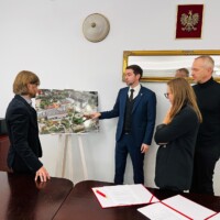 Podpisanie umowy na opracowanie projektu parkingu podziemnego z funkcją schronienia ludności cywilnej